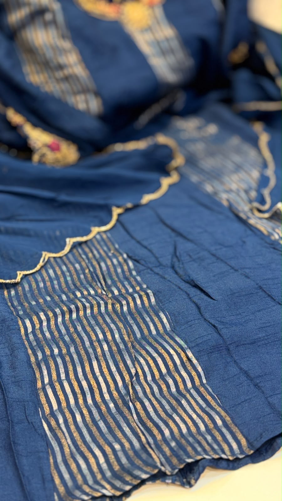 Navy Gold Matrix – Russian Silk with a pinch of lurex