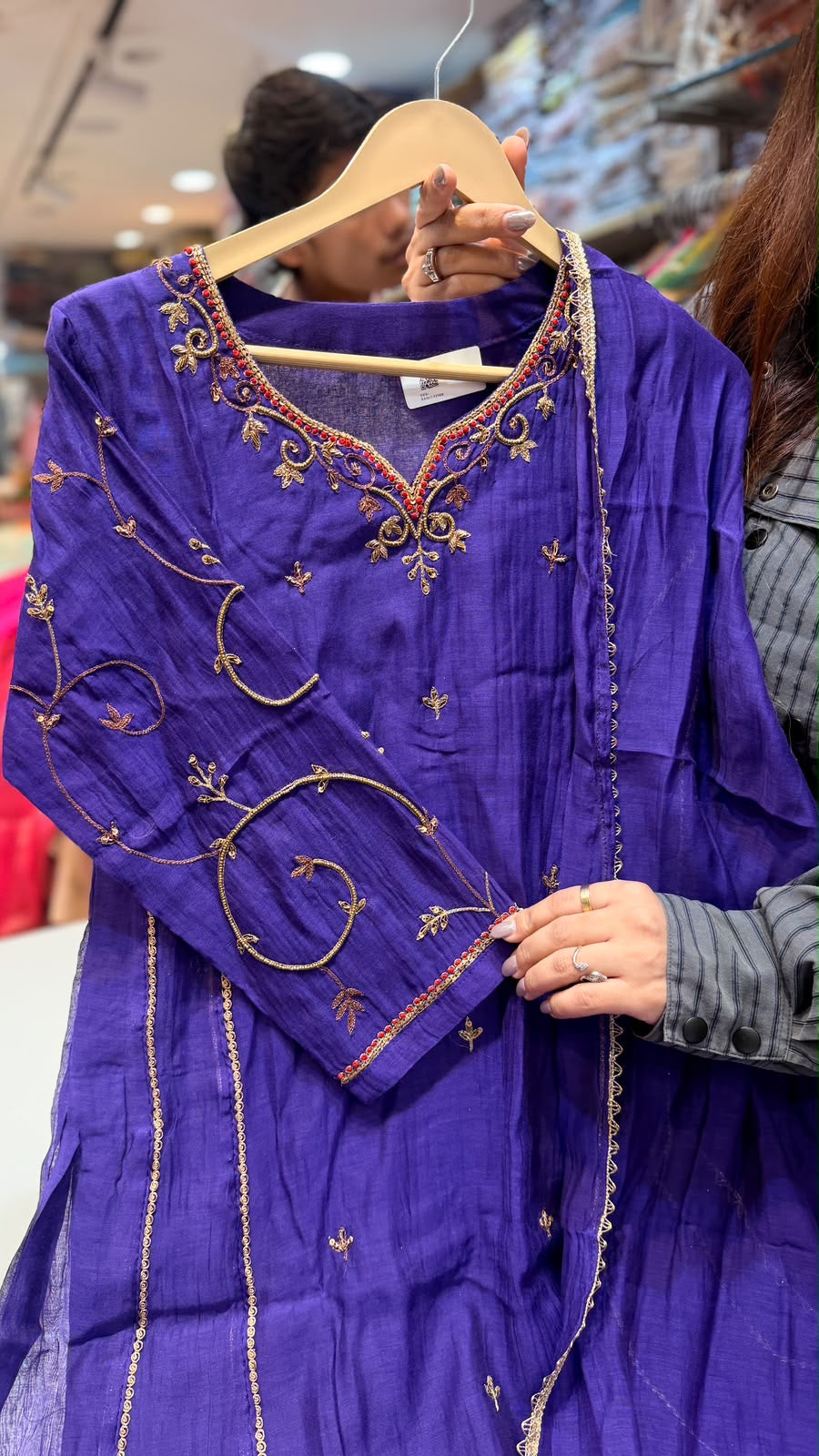 The Art of Opulence – Super Luxury Mul Chanderi Suit Set ⭐