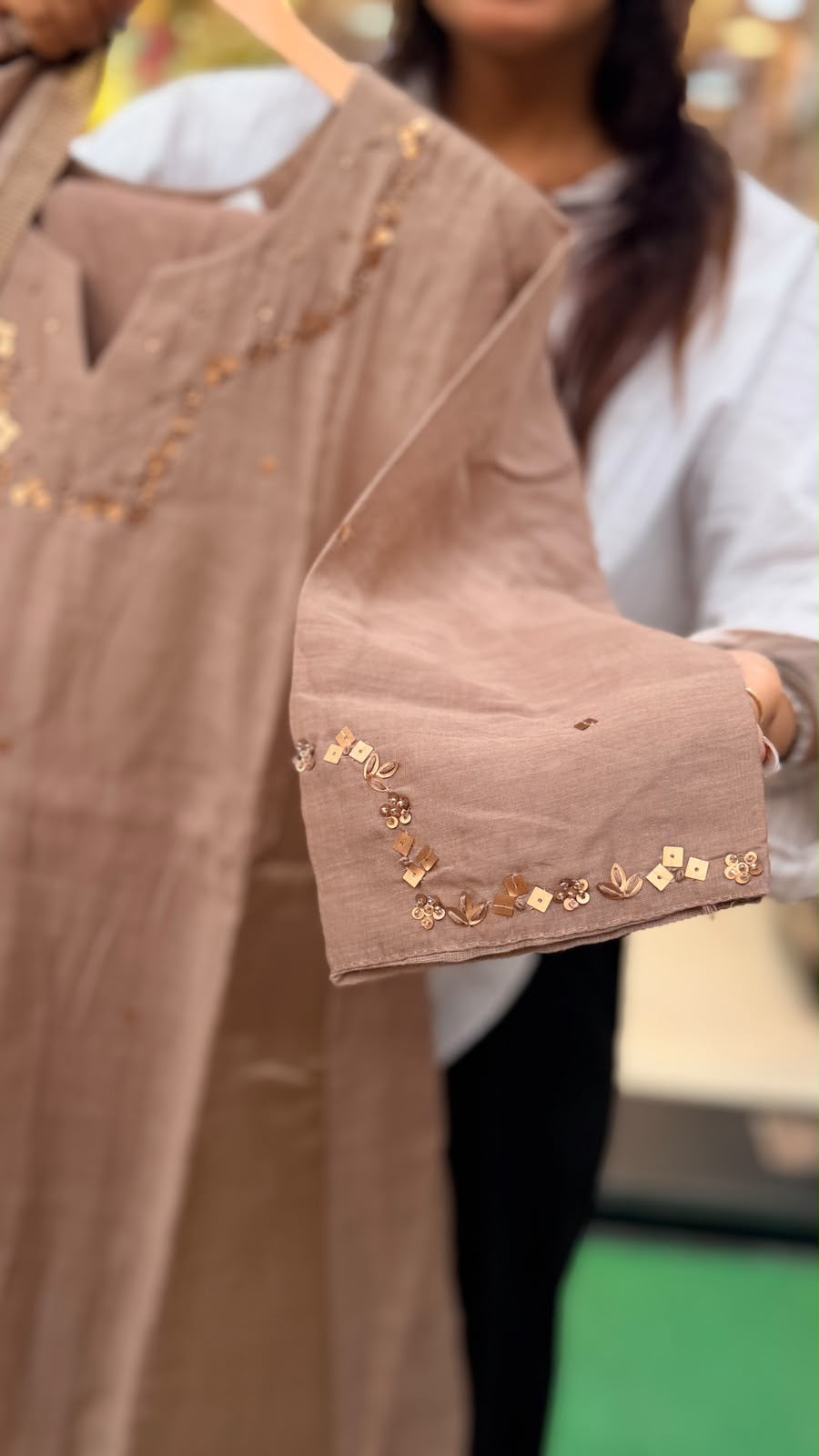 Not Your Usual Neutral – Mul Chanderi Suit Set ⭐