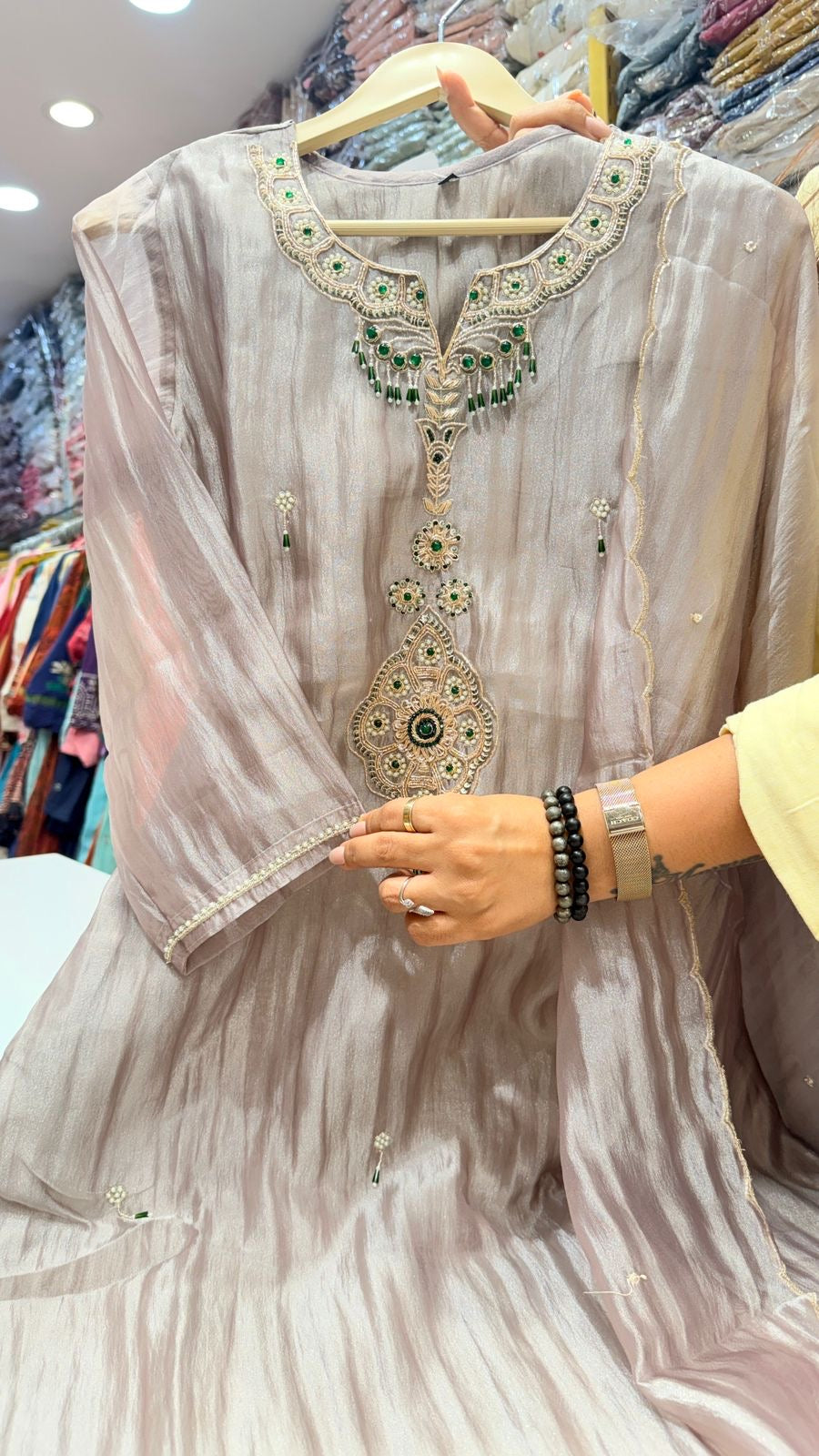 Kundan Radiance Suit Set