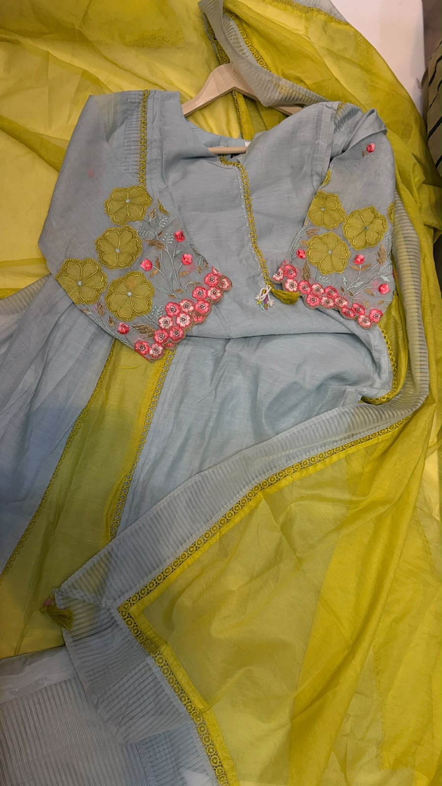 Bloom in Contrast – Mul Chanderi Suit Set