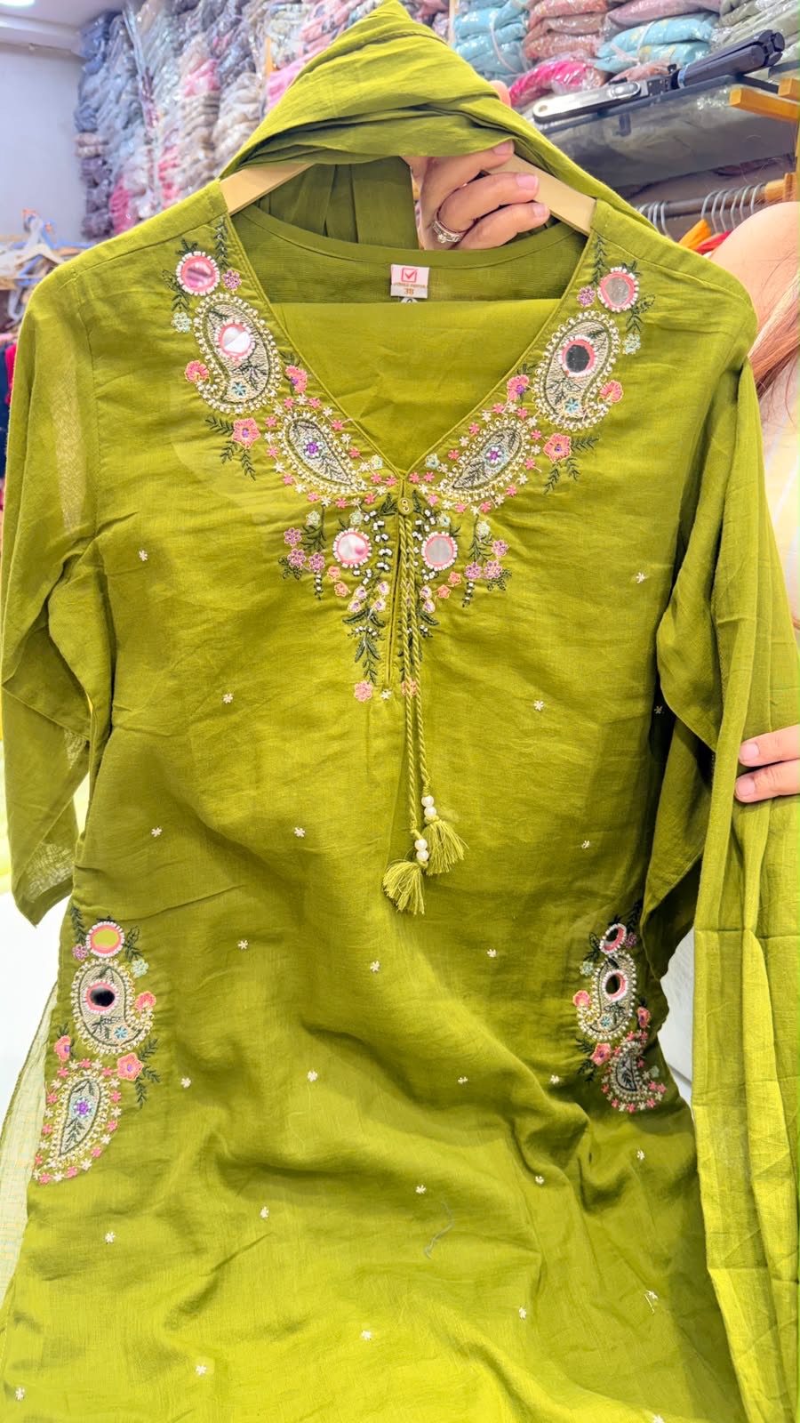 Roohani Threads – 4 Shades Mul Cotton Edit