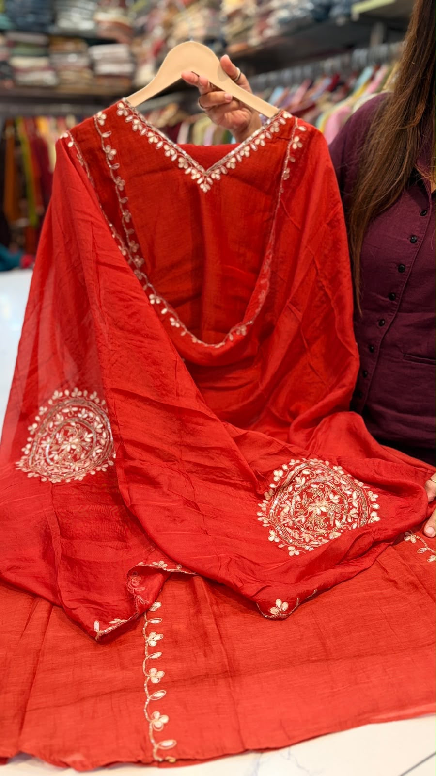 The Art of a Golden Circle – Mul Chanderi Suit Set ✨