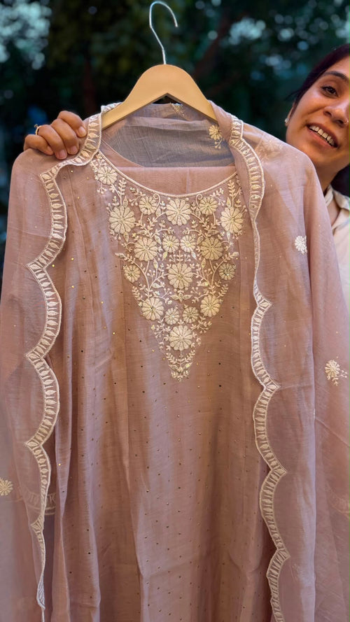 Where florals meet elegance — Mul Chanderi