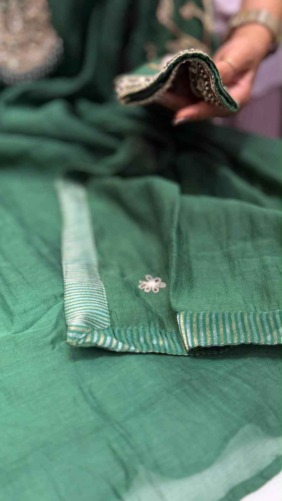 The Palace Detail – Mul Chanderi Suit Set