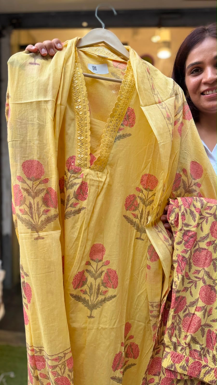 Meadow Imprint – Floral Print Suit Set