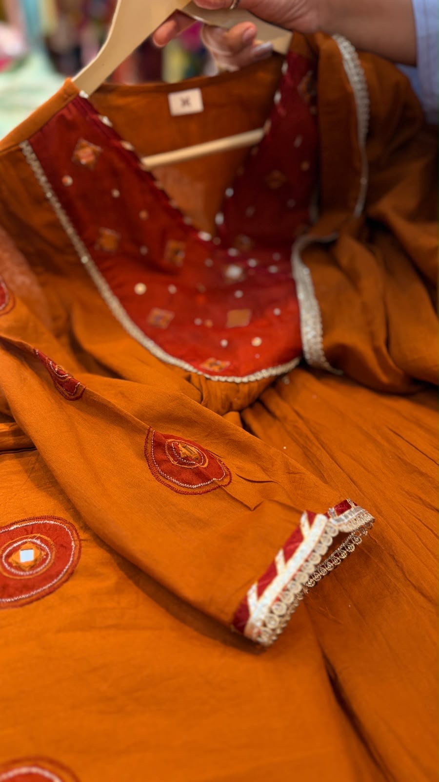 Two Tones, One Rhythm – Mul Chanderi Suit Set