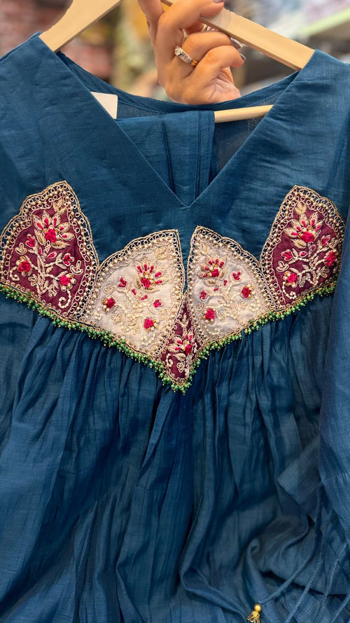 The Embroidered Arc – Mul Chanderi Suit Set