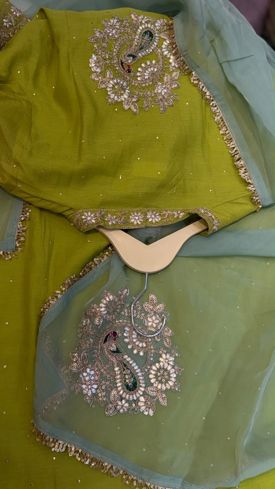 The Peacock Counterpoint – Mul Chanderi Suit Set