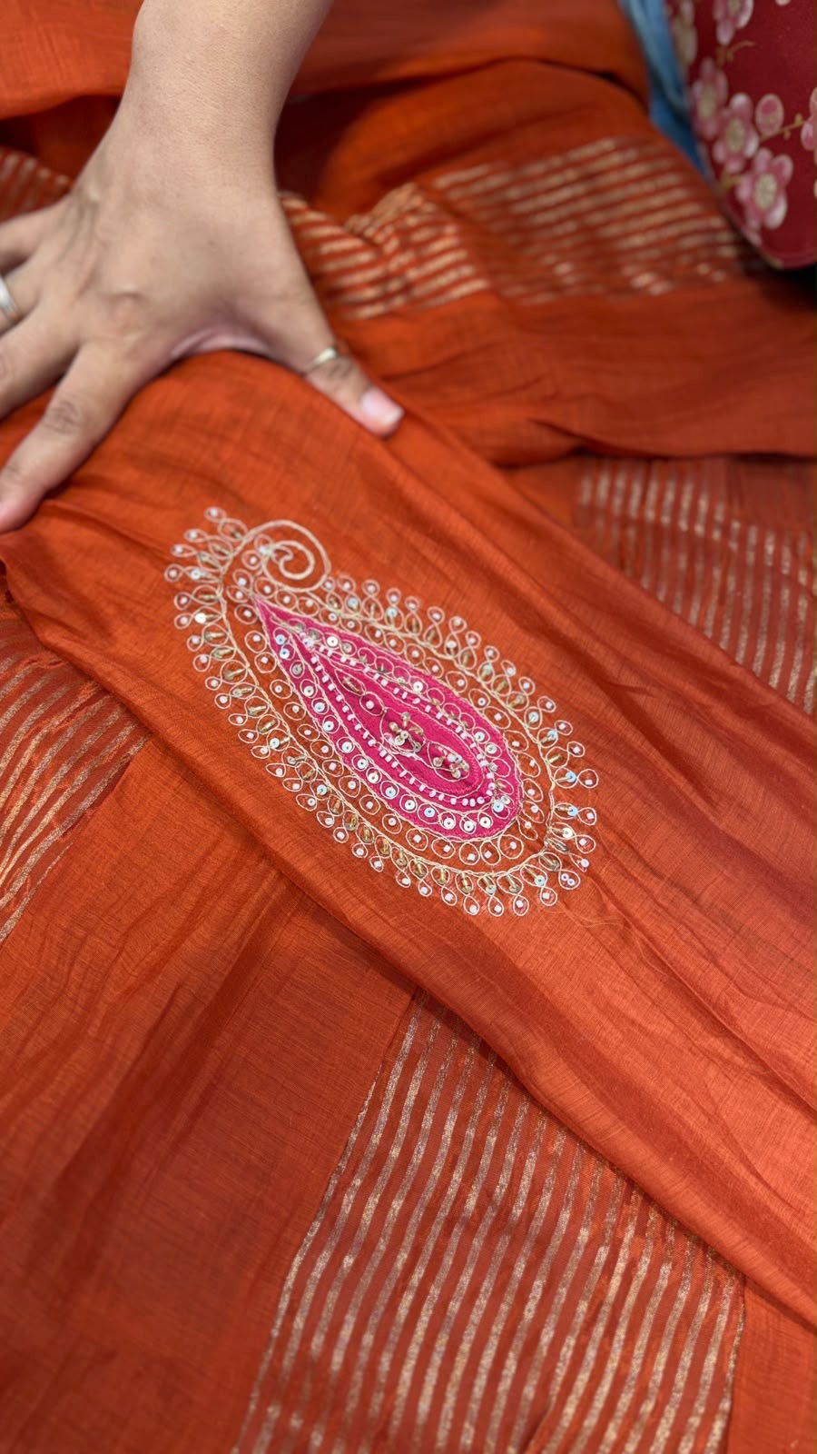 The Contrast Crown – Mul Chanderi Suit Set