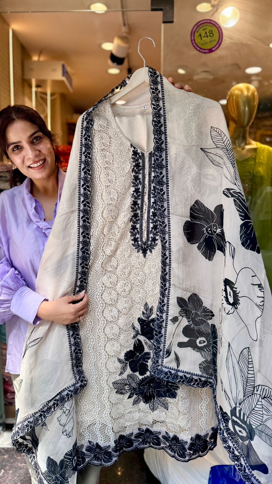 Nazaakat Noir ~ Karachi Luxe