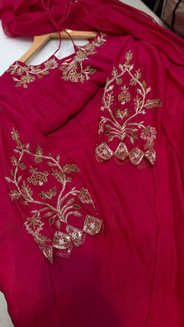 Goldwork in Motion – Mul Chanderi Suit Set