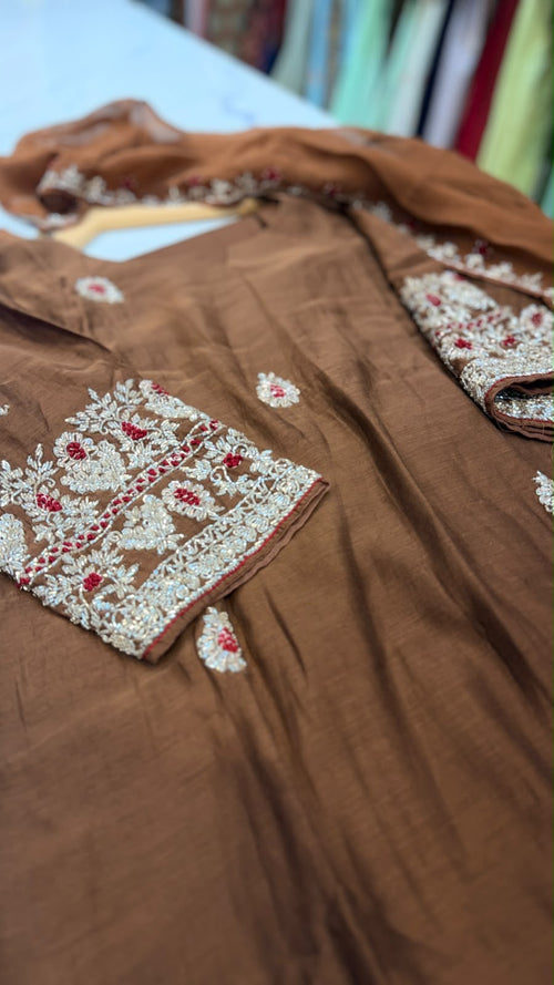 A Little Sparkle, A Lot of Charm – Embroidered Mul Chanderi Set ✨