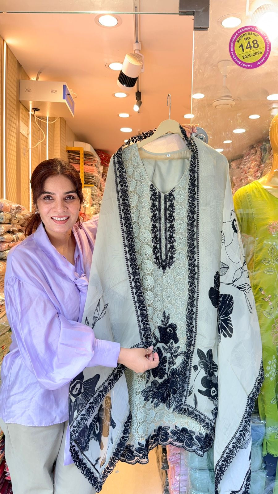 Nazaakat Noir ~ Karachi Luxe