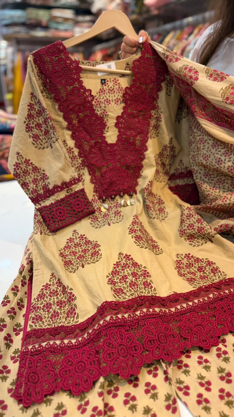 Framed in Lace – Karachi Tales in Faarsi Salwar