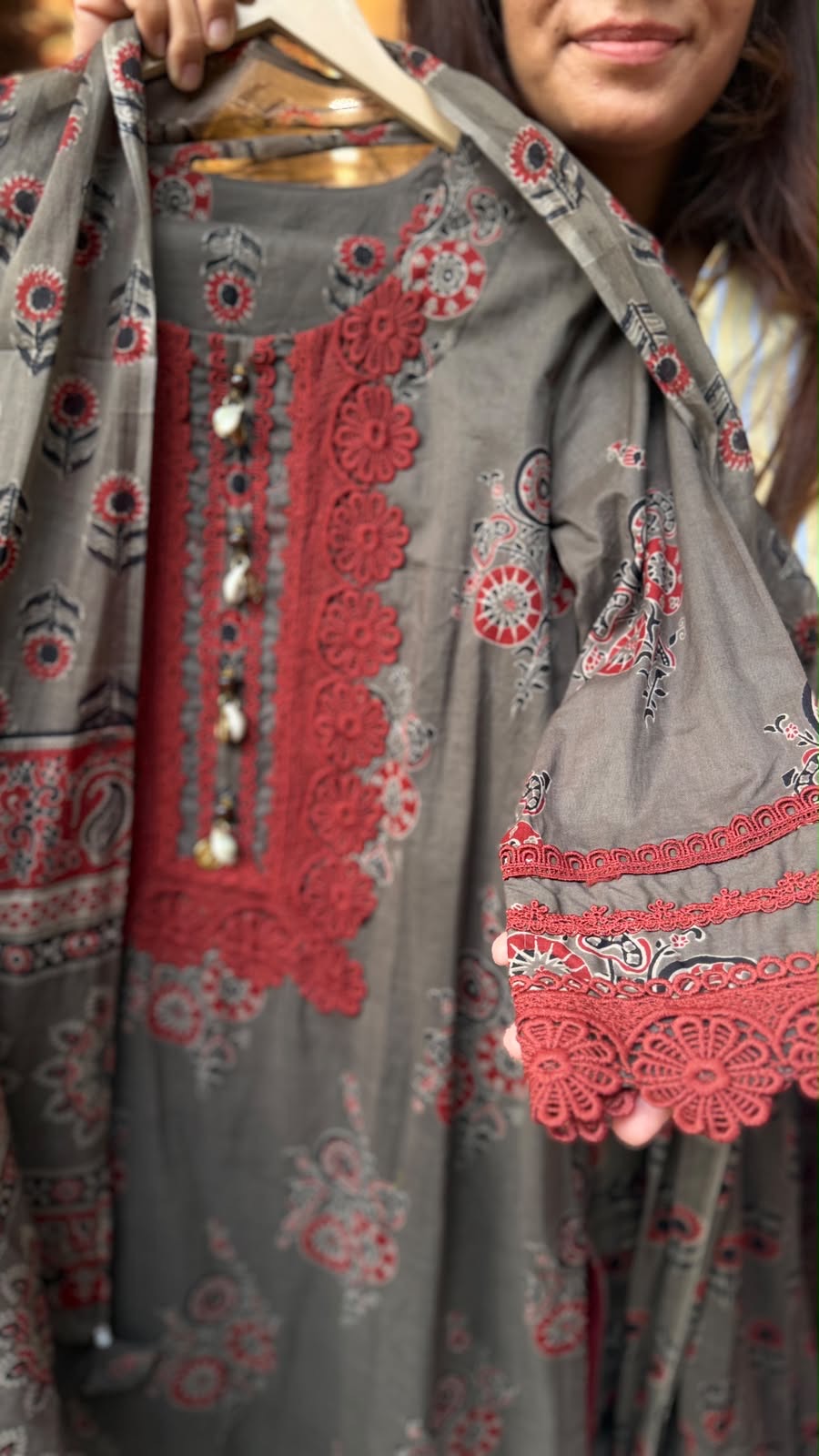 Bazaar  “de Lahore” -  The Karachi Atelier