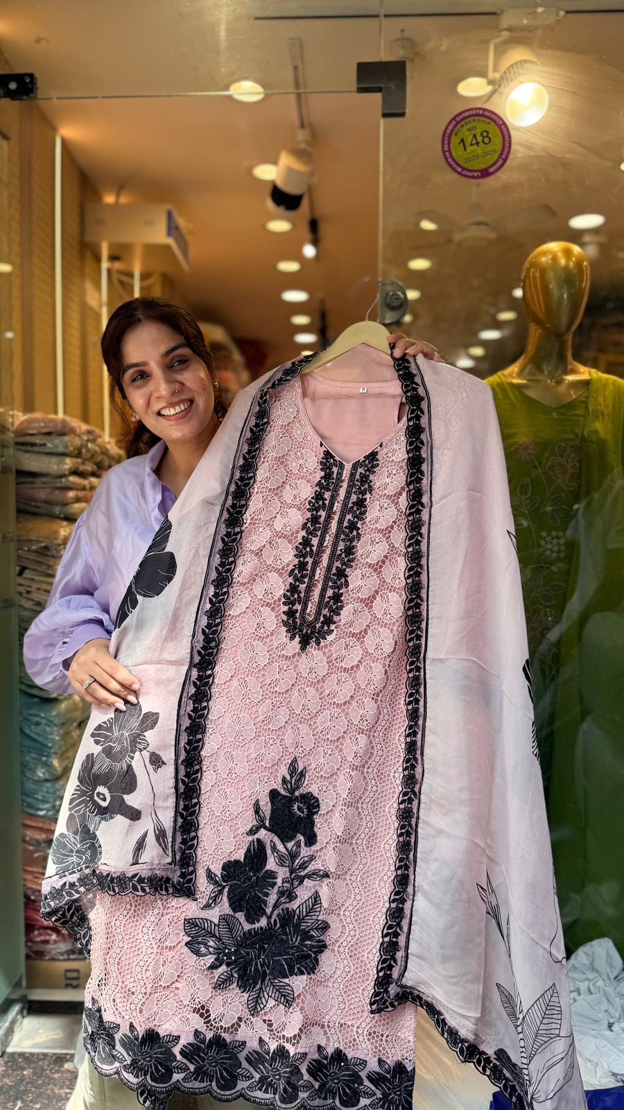 Nazaakat Noir ~ Karachi Luxe