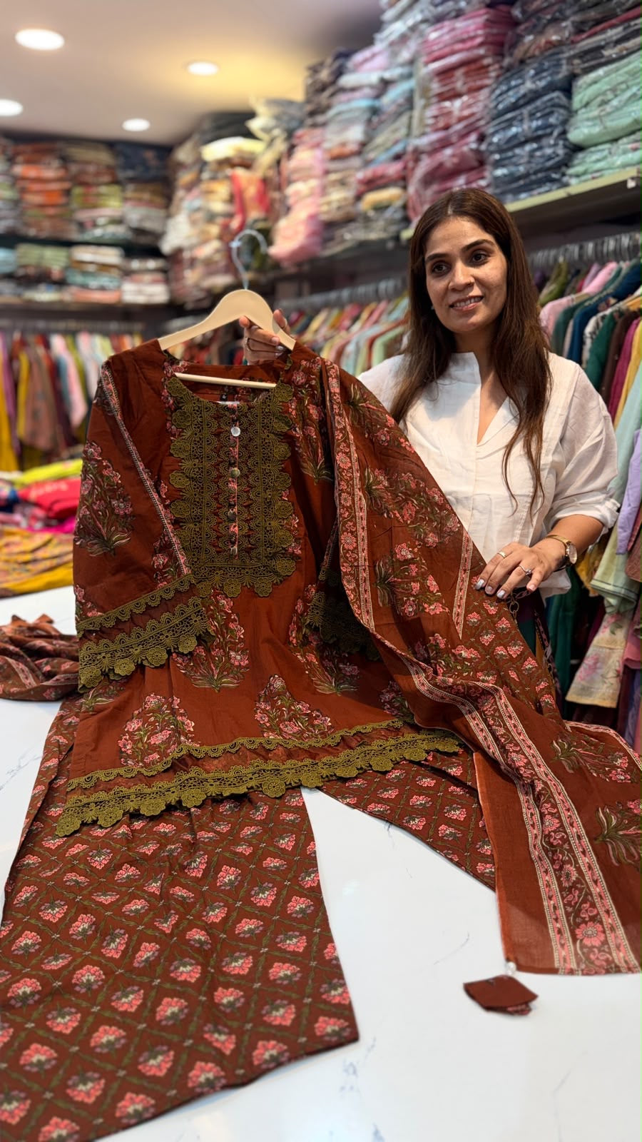 Framed in Lace – Karachi Tales in Faarsi Salwar