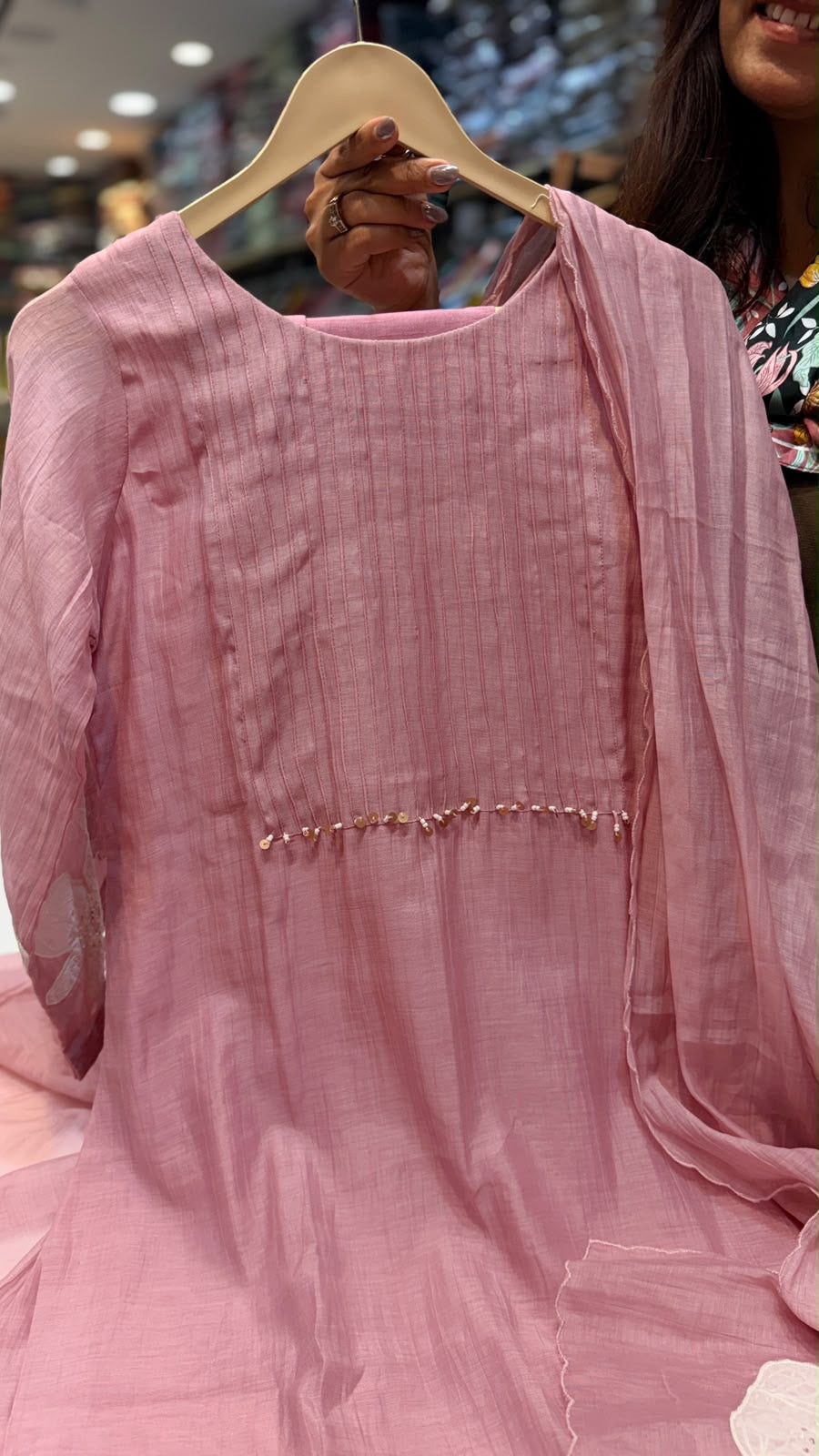 Petals, Perfectly Placed – Mul Chanderi Suit Set ⭐
