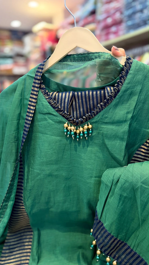 Contrast in Motion – Mul Chanderi Suit Set ⭐