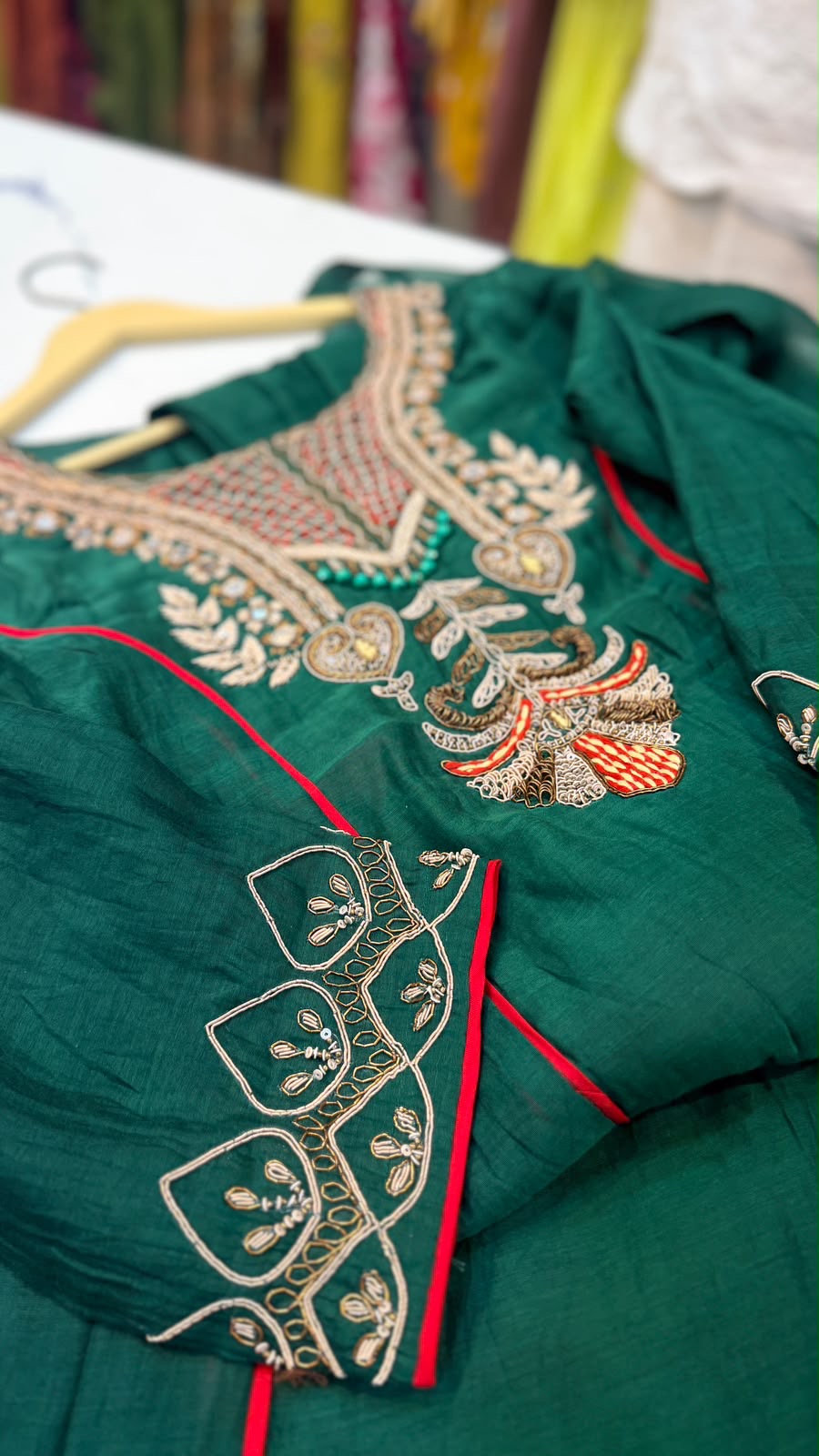 The Jewel Motif – Mul Chanderi Luxe