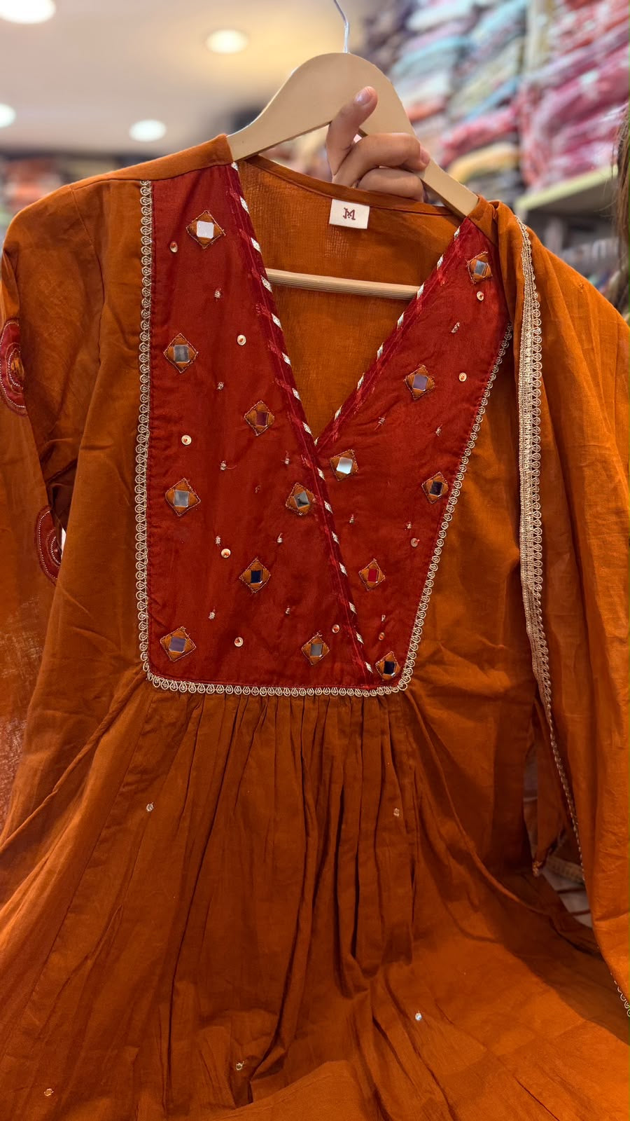Two Tones, One Rhythm – Mul Chanderi Suit Set