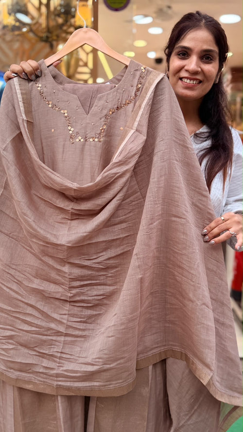 Not Your Usual Neutral – Mul Chanderi Suit Set ⭐