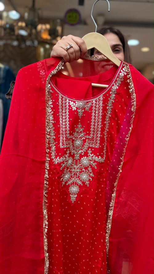 The Scarlet Obsession – Luxury Suit Set ⭐