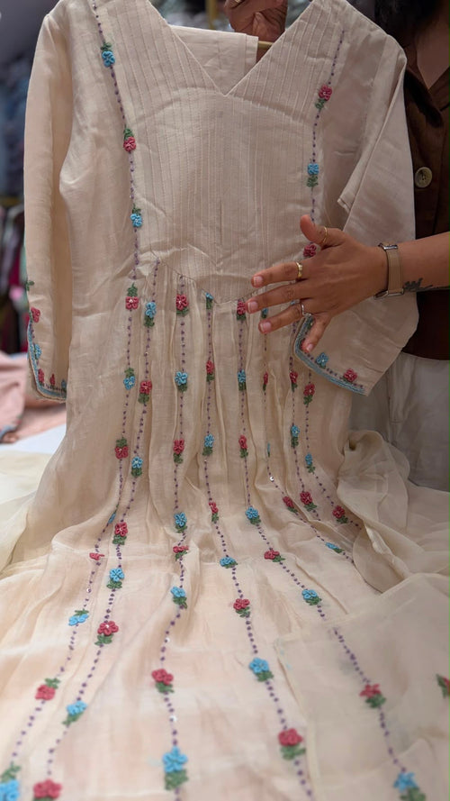 The Floral Cadence - Mul Chanderi Luxe