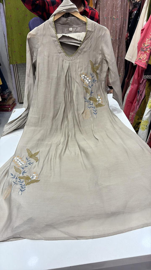 The Quiet Garden – Embroidered Suit Set