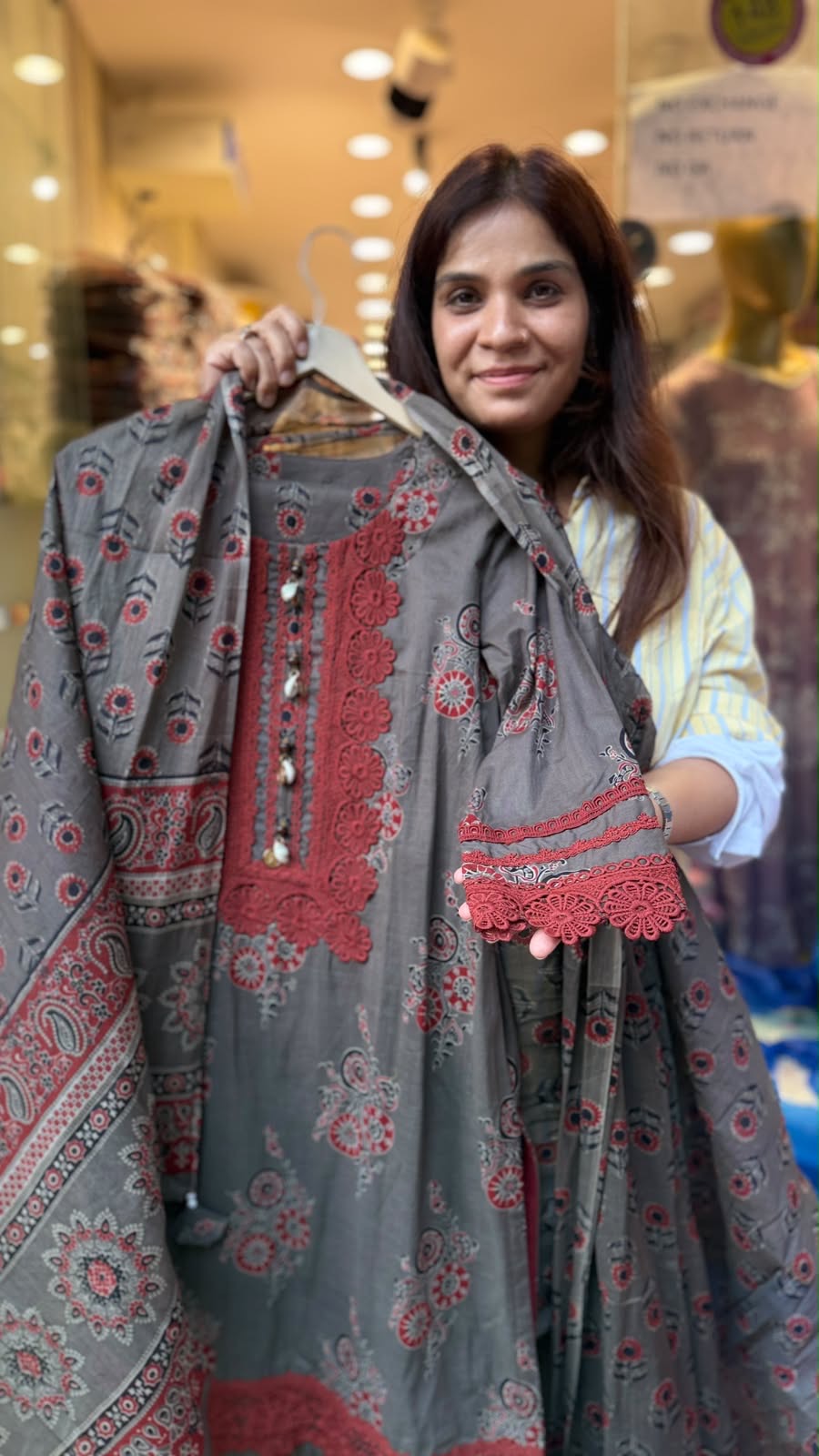 Bazaar  “de Lahore” -  The Karachi Atelier