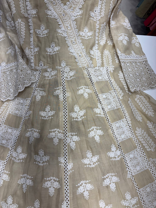 A Fine Balance of Ivory – Chikankari Beige Anarkali ⭐