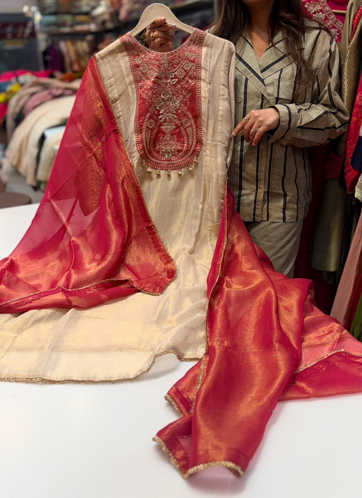 The Detail Centrepiece – Festive Suit Set
