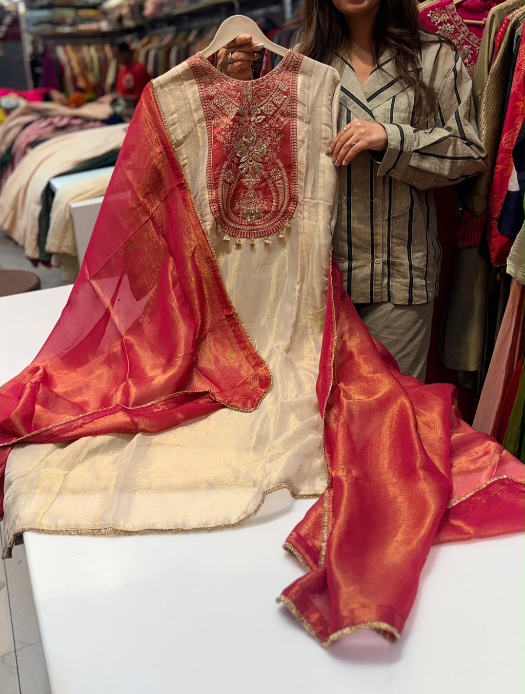 The Detail Centrepiece – Festive Suit Set