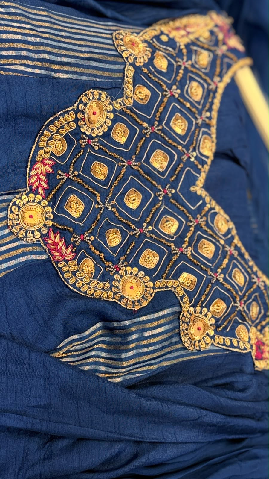 Navy Gold Matrix – Russian Silk with a pinch of lurex