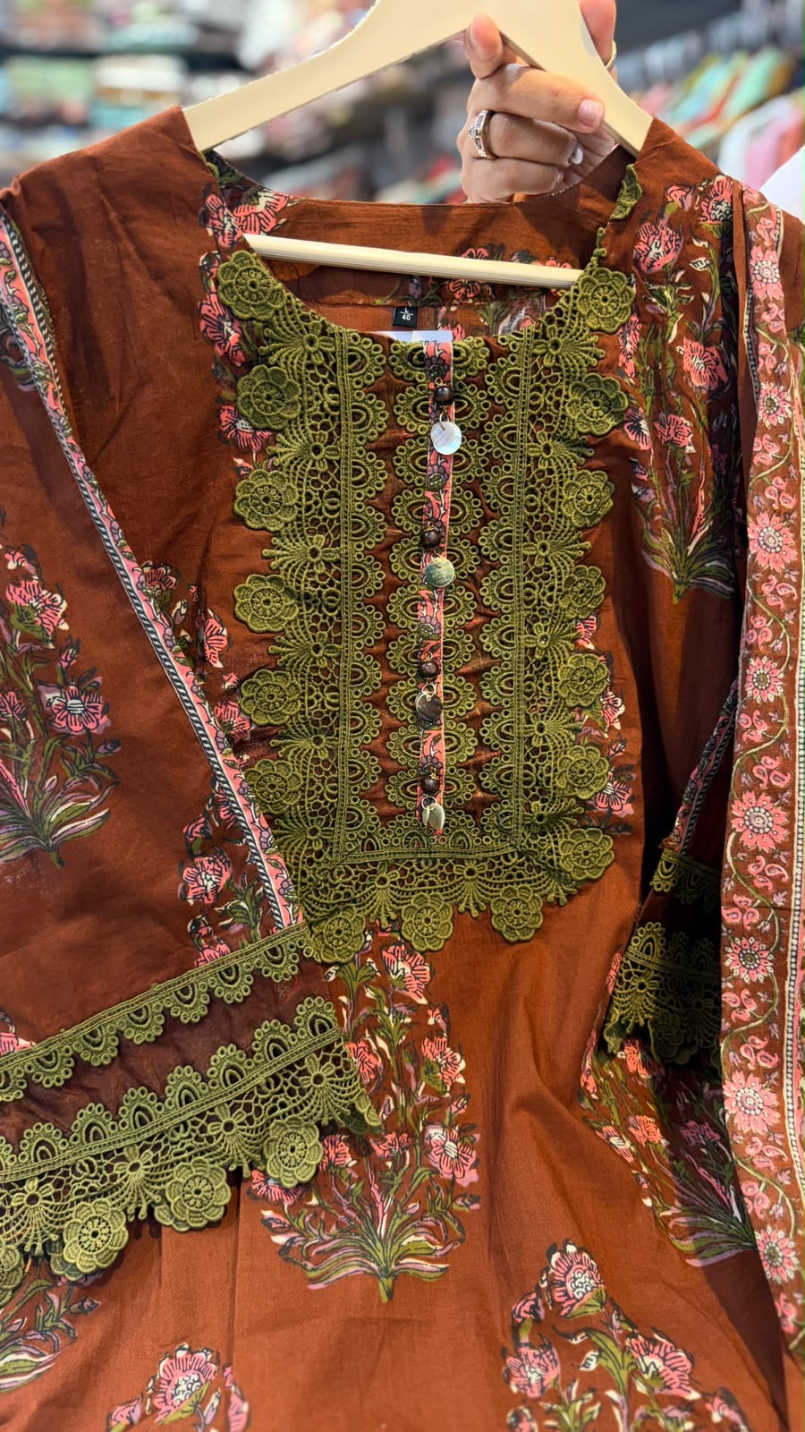 Framed in Lace – Karachi Tales in Faarsi Salwar