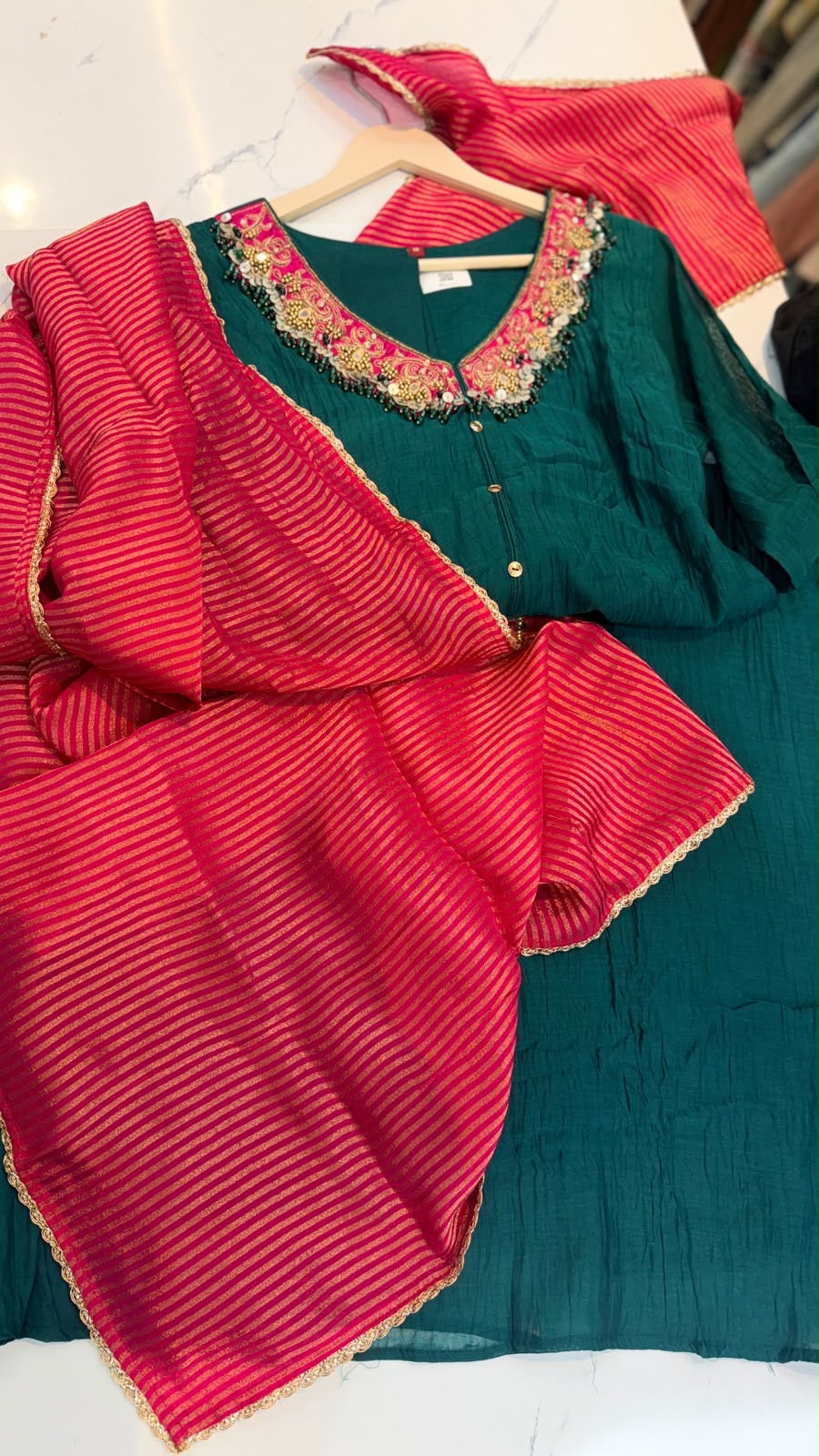 A Beautiful Clash of Colours – Festive Suit Set ✨