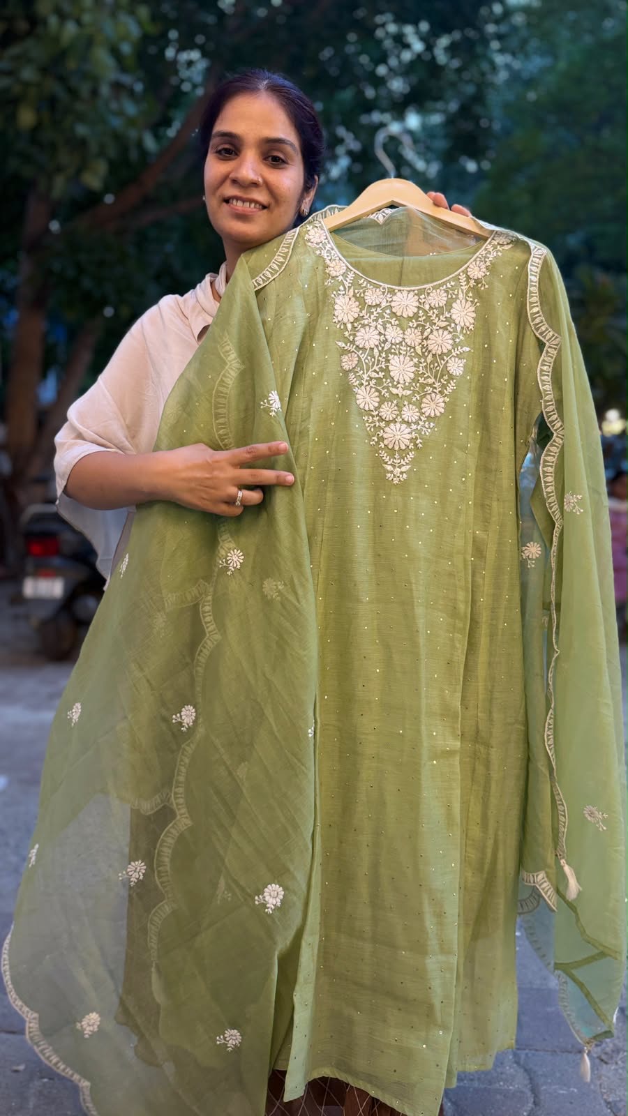 Where florals meet elegance — Mul Chanderi