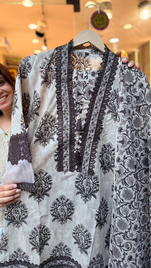 Lace Affair: Karachi Series