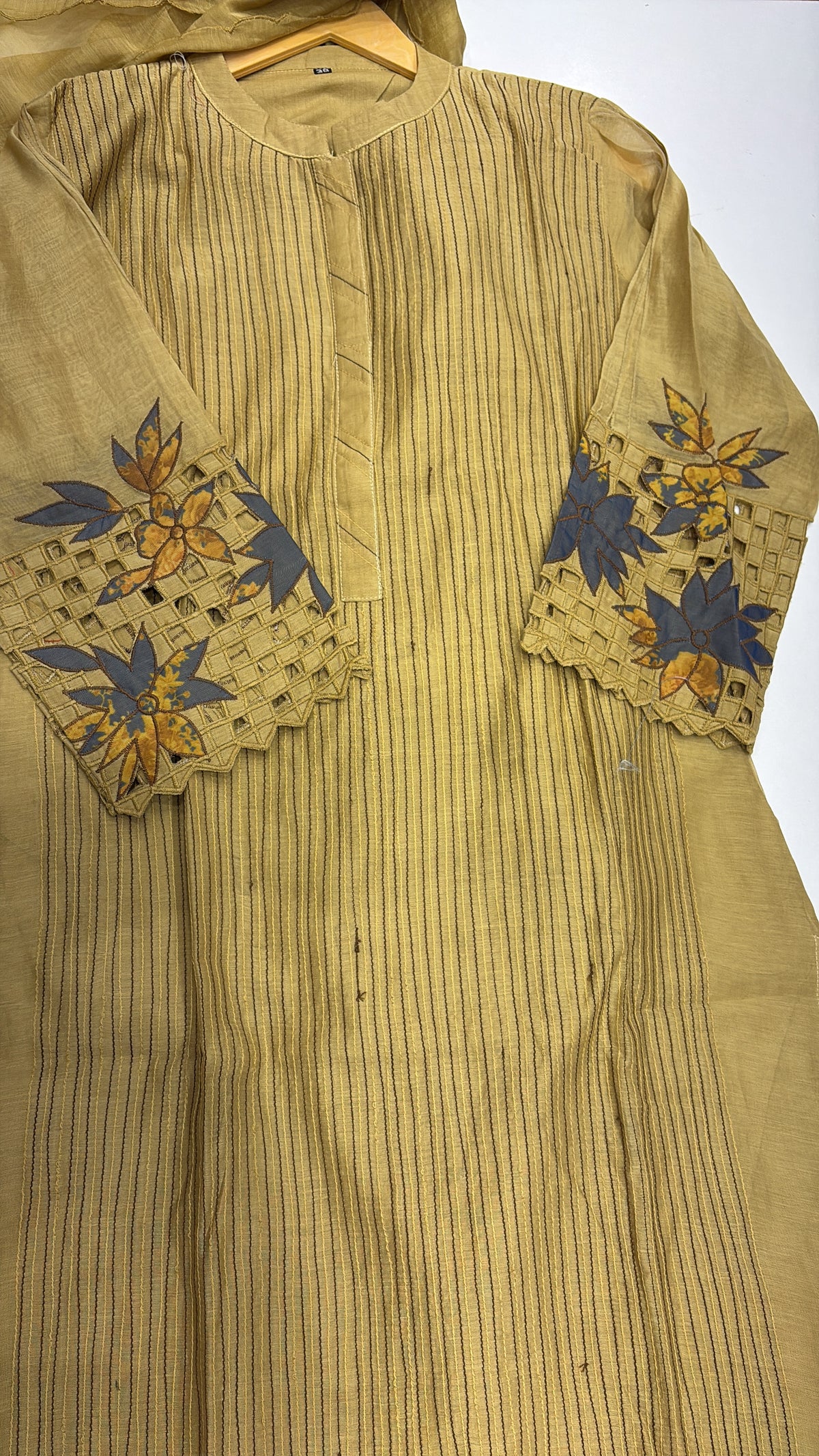 Where Flowers Meet the Grid – Cutwork Mul Chanderi Suit Set