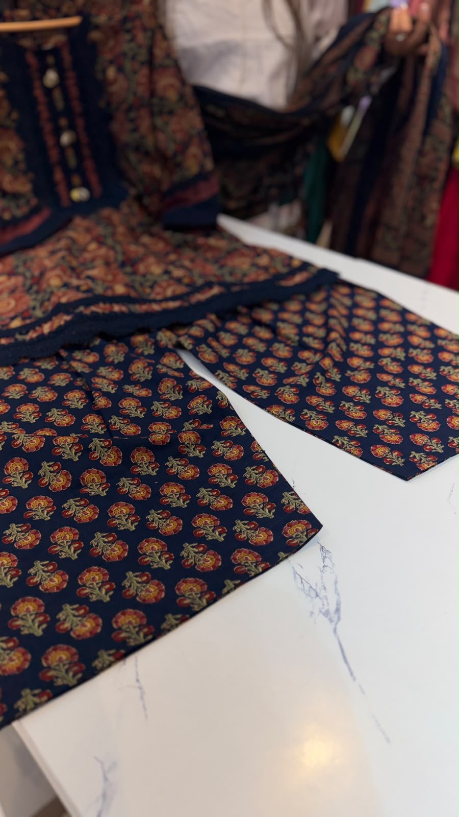 Framed in Lace – Karachi Tales in Faarsi Salwar