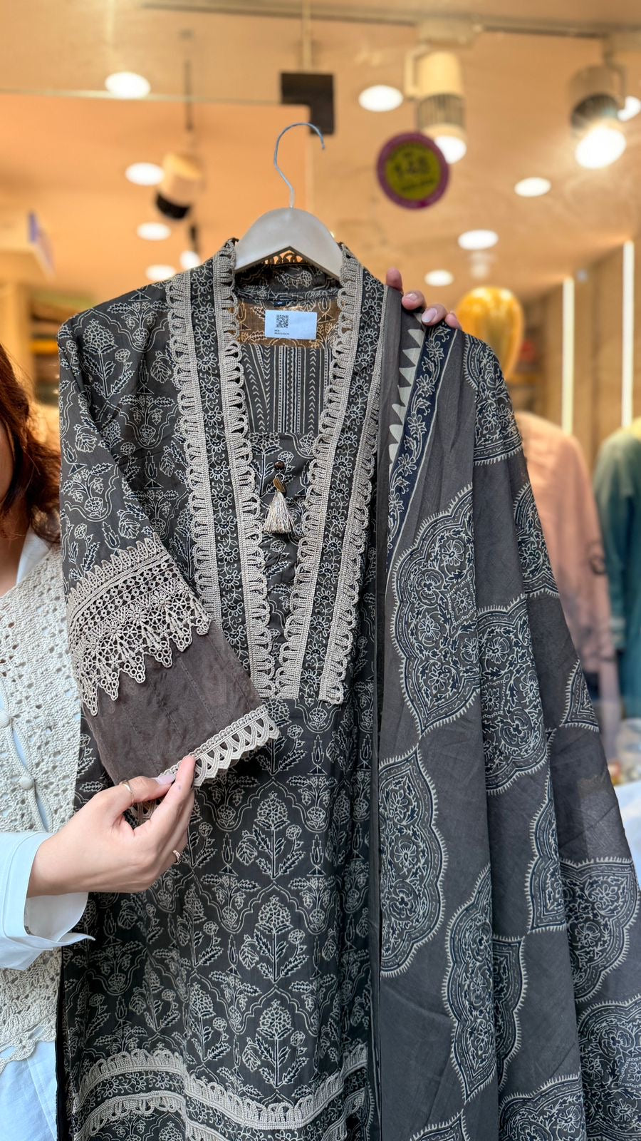 Lace Affair: Karachi Series
