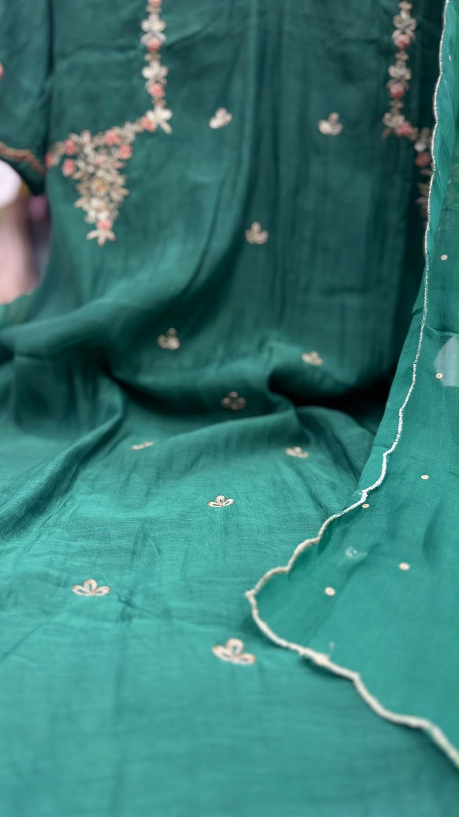 The Three Petal Tale ~ Mul Chanderi Radiance