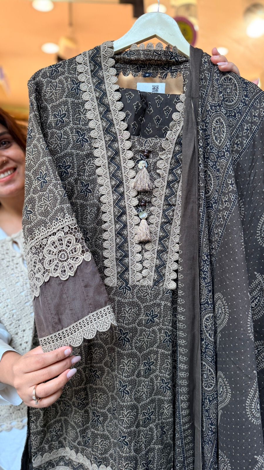 Lace Affair: Karachi Series