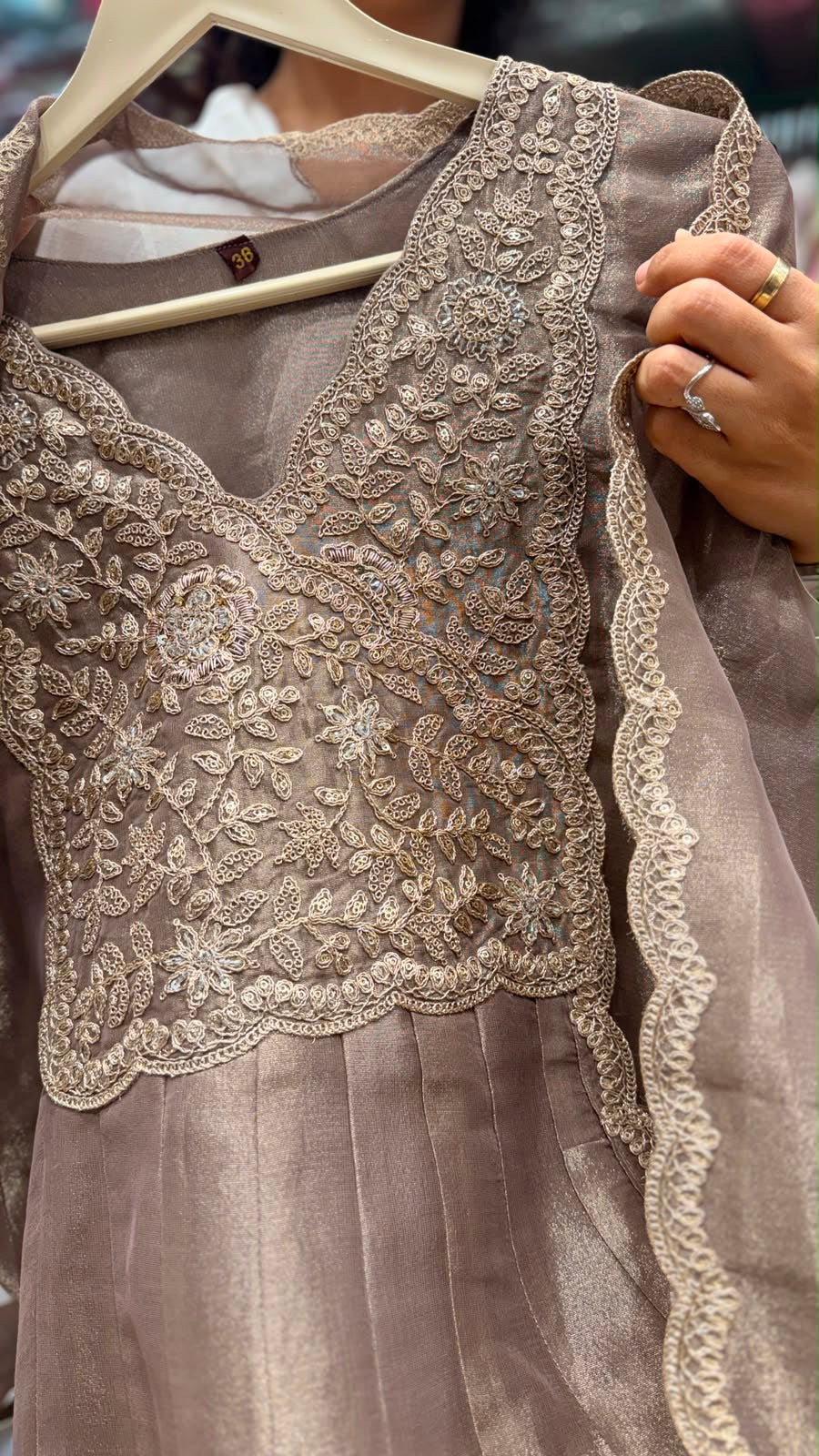 Sunehri Veil Shimmer Suit Set ~ Luxe