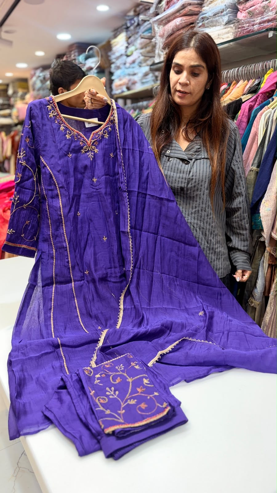 The Art of Opulence – Super Luxury Mul Chanderi Suit Set ⭐