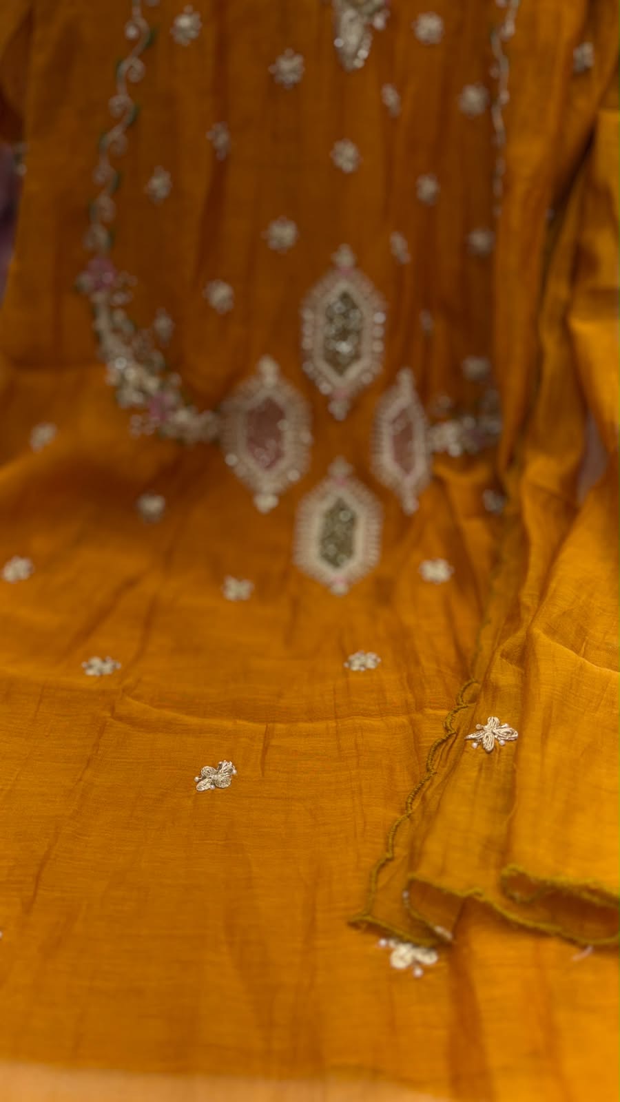 Amber Heirloom Bloom – Mul Chanderi Suit Set
