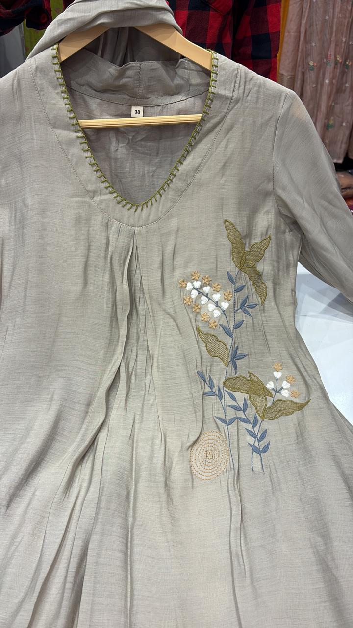 The Quiet Garden – Embroidered Suit Set