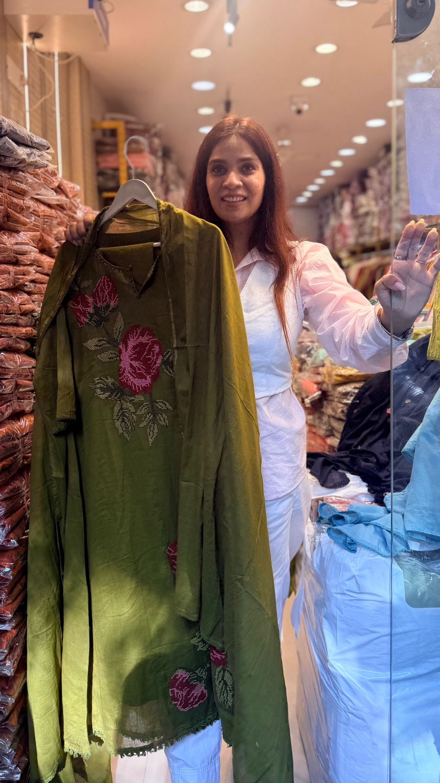 Olive Garden Embroidered Set