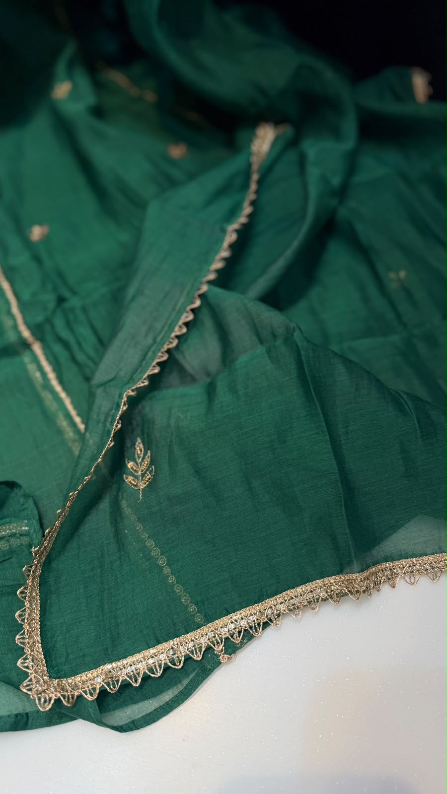 The Art of Opulence – Super Luxury Mul Chanderi Suit Set ⭐